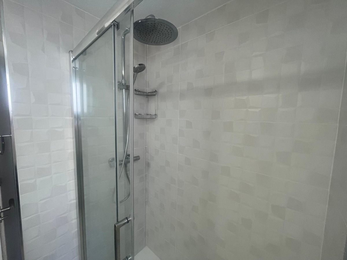 For sale - 1 Bathroom Apartment - Middle Floor Studio in Torrevieja - La Mata  - Alicante