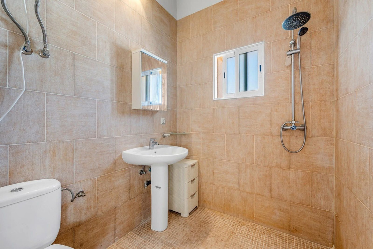 For sale - 6 Bedroom 4 Bathroom House - Finca - Cortijo in Almoradi - Heredades  - Alicante