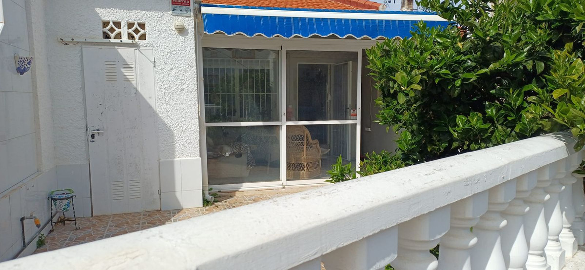 For sale - 1 Bedroom 1 Bathroom House - Bungalow in Torrevieja - Torrevieja Centro  - Alicante