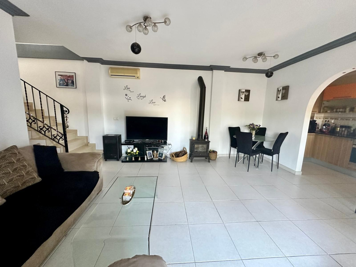 For sale - 3 Bedroom 3 Bathroom House - Detached Villa in Los Montesinos - Los Montesinos Centro  - Alicante