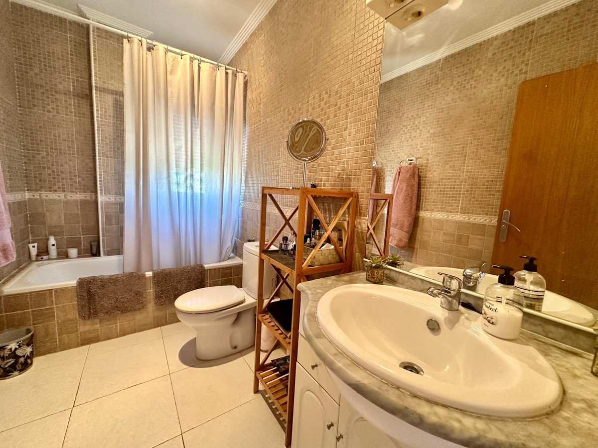 For sale - 3 Bedroom 3 Bathroom House - Detached Villa in Los Montesinos - Los Montesinos Centro  - Alicante