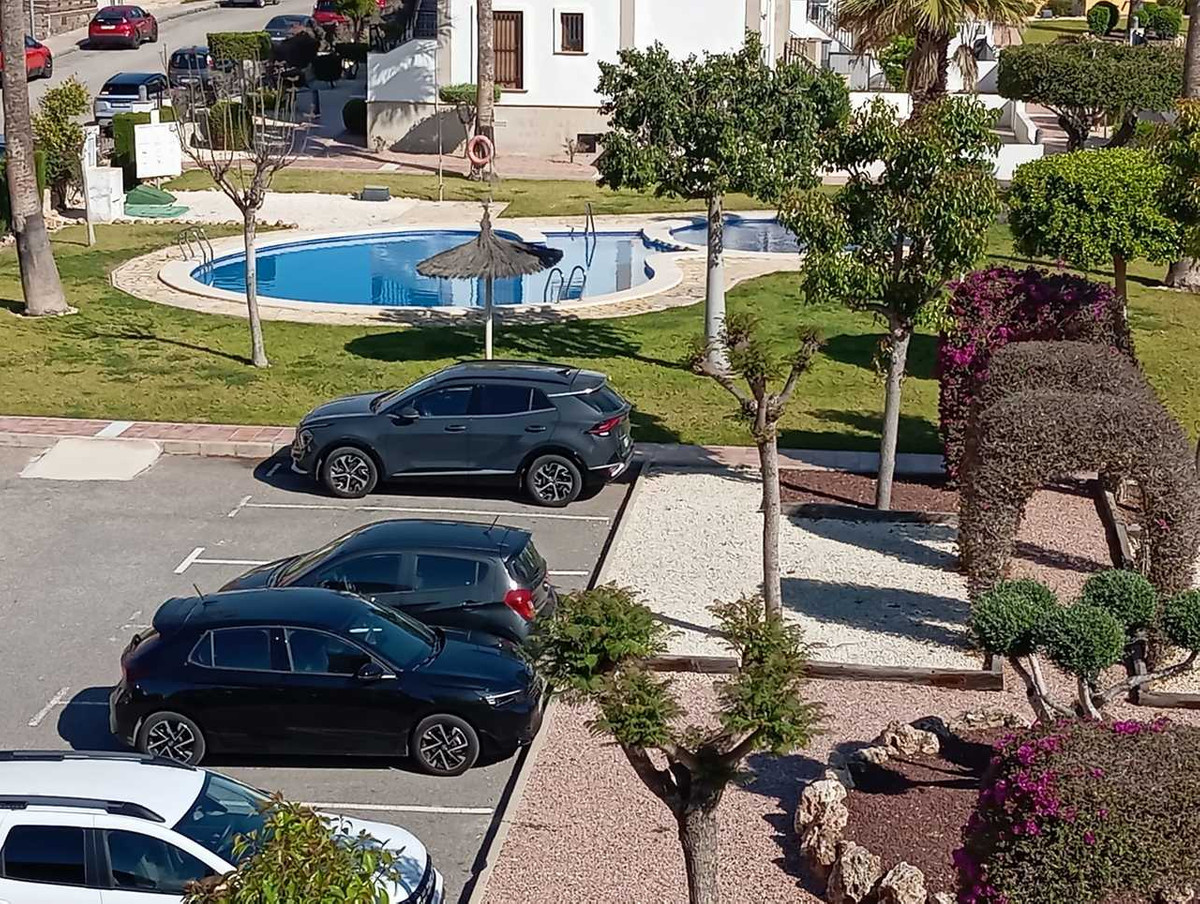 For sale - 2 Bedroom 2 Bathroom Apartment - Middle Floor Apartment in Orihuela - Villamartin  - Alicante