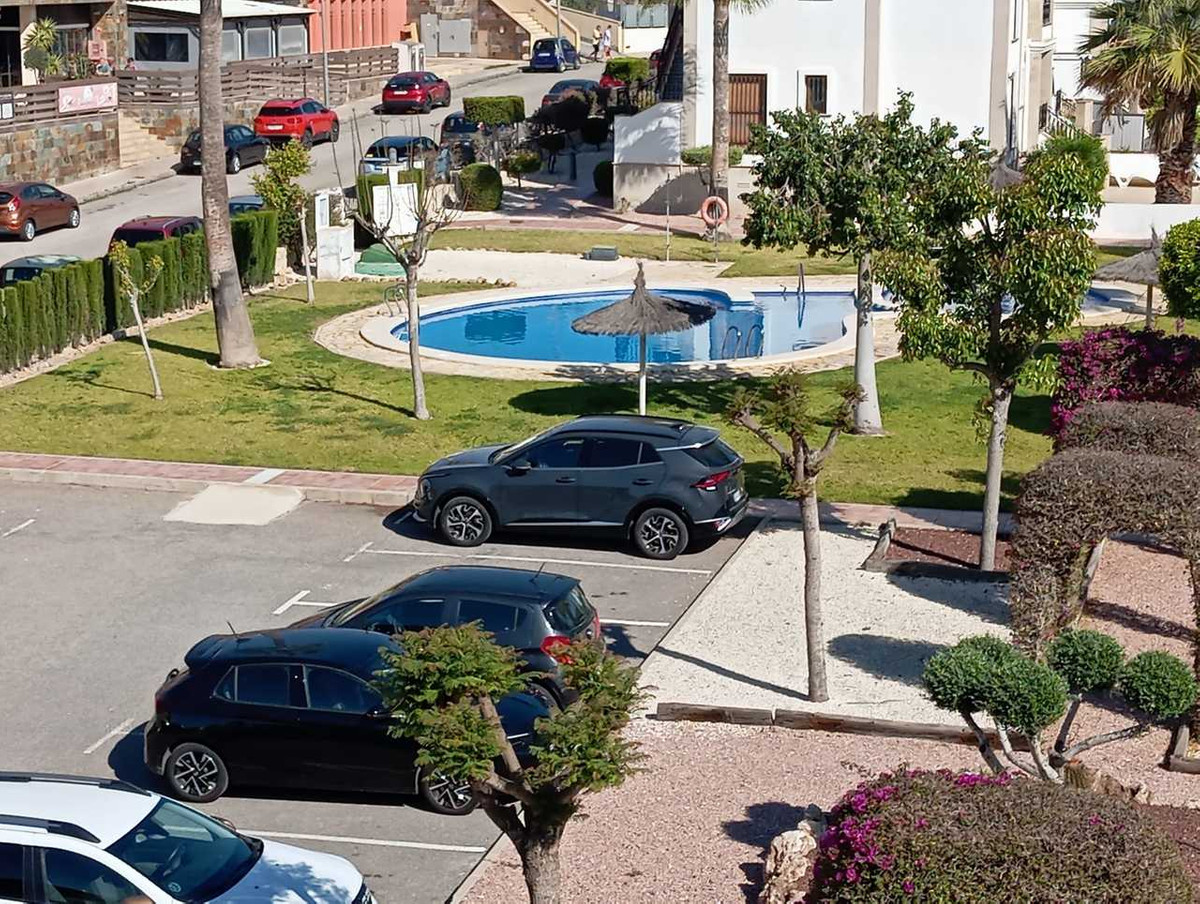 For sale - 2 Bedroom 2 Bathroom Apartment - Middle Floor Apartment in Orihuela - Villamartin  - Alicante