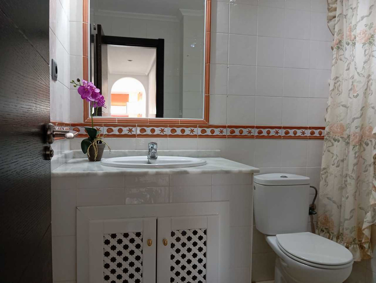 For sale - 2 Bedroom 2 Bathroom Apartment - Middle Floor Apartment in Orihuela - Villamartin  - Alicante