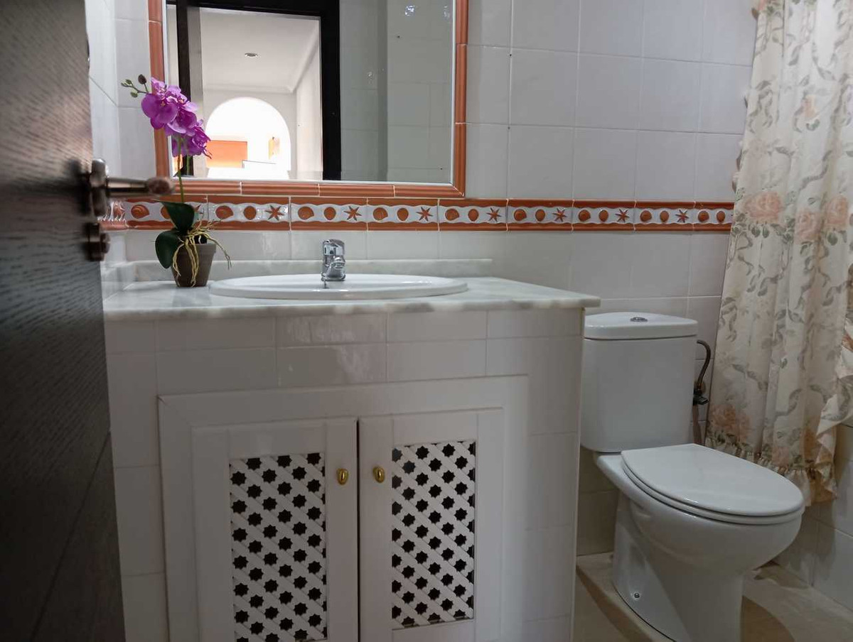 For sale - 2 Bedroom 2 Bathroom Apartment - Middle Floor Apartment in Orihuela - Villamartin  - Alicante