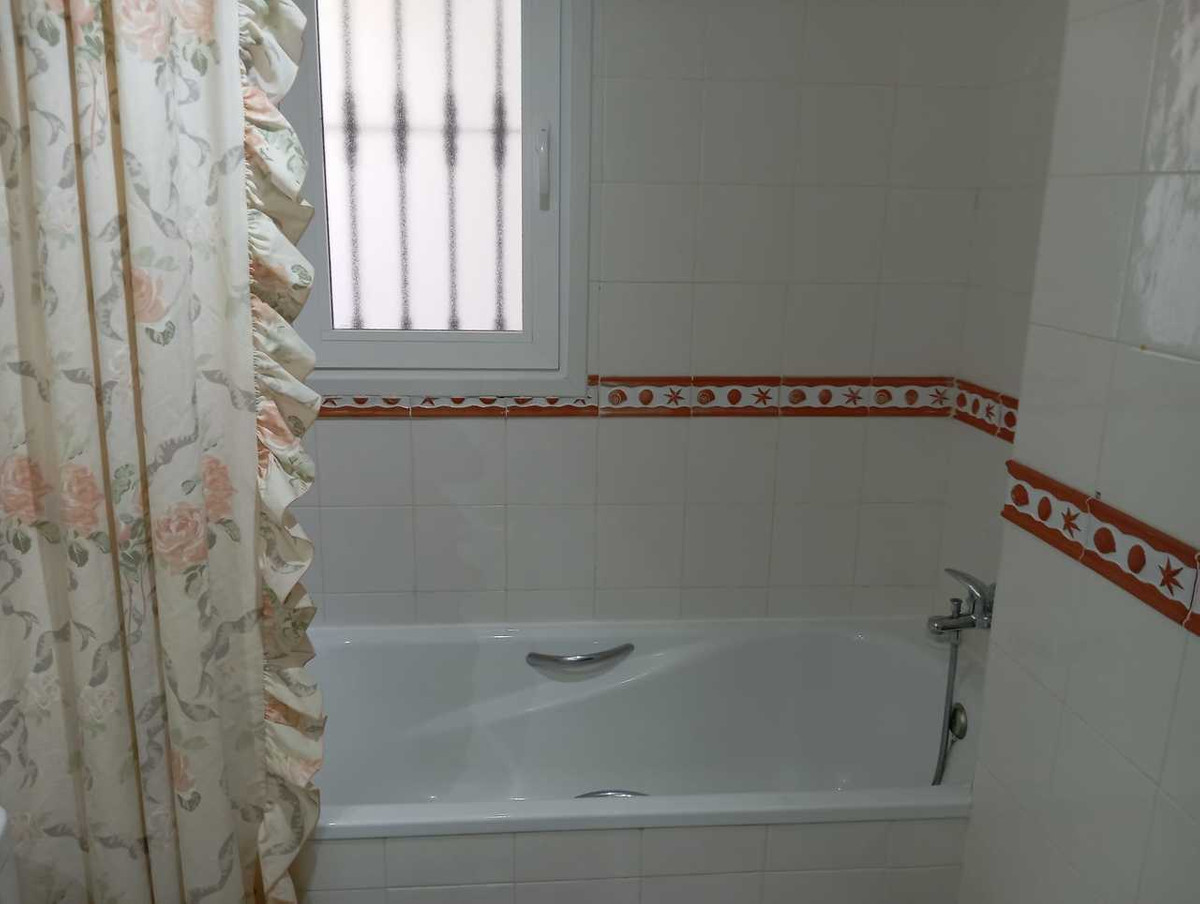 For sale - 2 Bedroom 2 Bathroom Apartment - Middle Floor Apartment in Orihuela - Villamartin  - Alicante