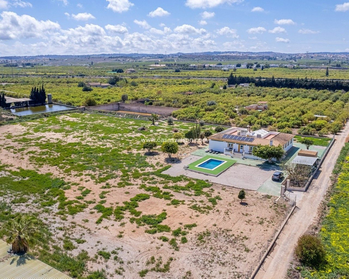 For sale - 6 Bedroom 3 Bathroom House - Detached Villa in San Miguel de Salinas - San Miguel de Salinas Centro  - Alicante