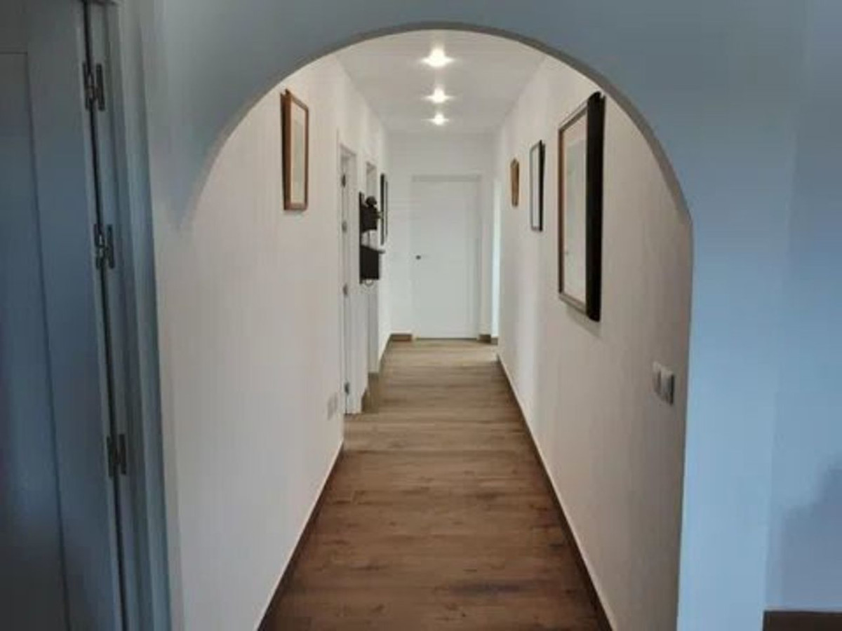 For sale - 6 Bedroom 3 Bathroom House - Detached Villa in San Miguel de Salinas - San Miguel de Salinas Centro  - Alicante