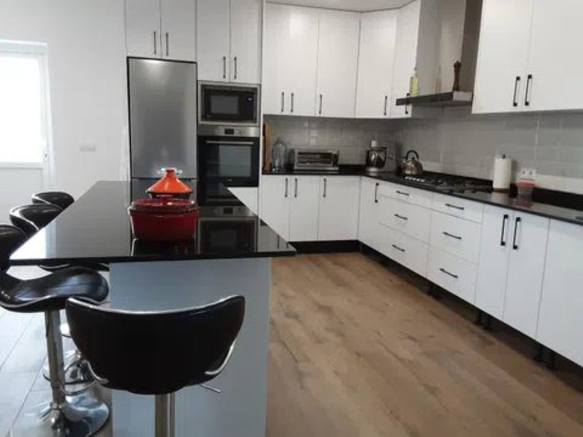 For sale - 6 Bedroom 3 Bathroom House - Detached Villa in San Miguel de Salinas - San Miguel de Salinas Centro  - Alicante