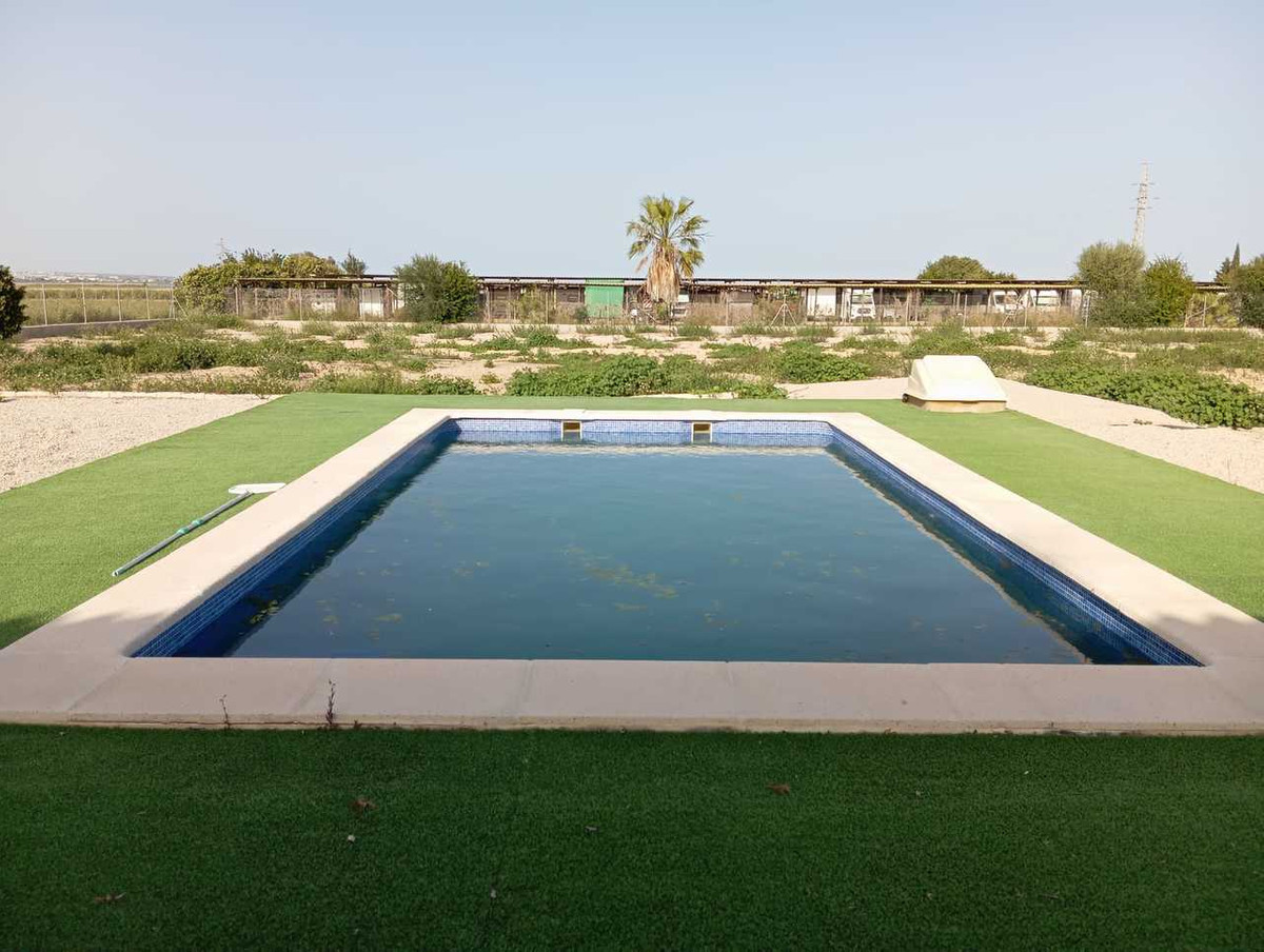 For sale - 6 Bedroom 3 Bathroom House - Detached Villa in San Miguel de Salinas - San Miguel de Salinas Centro  - Alicante