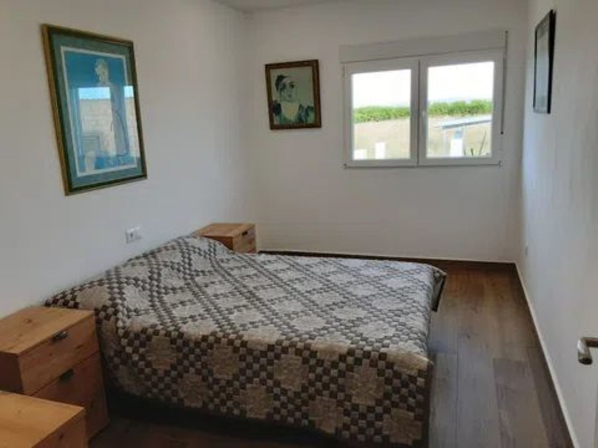 For sale - 6 Bedroom 3 Bathroom House - Detached Villa in San Miguel de Salinas - San Miguel de Salinas Centro  - Alicante