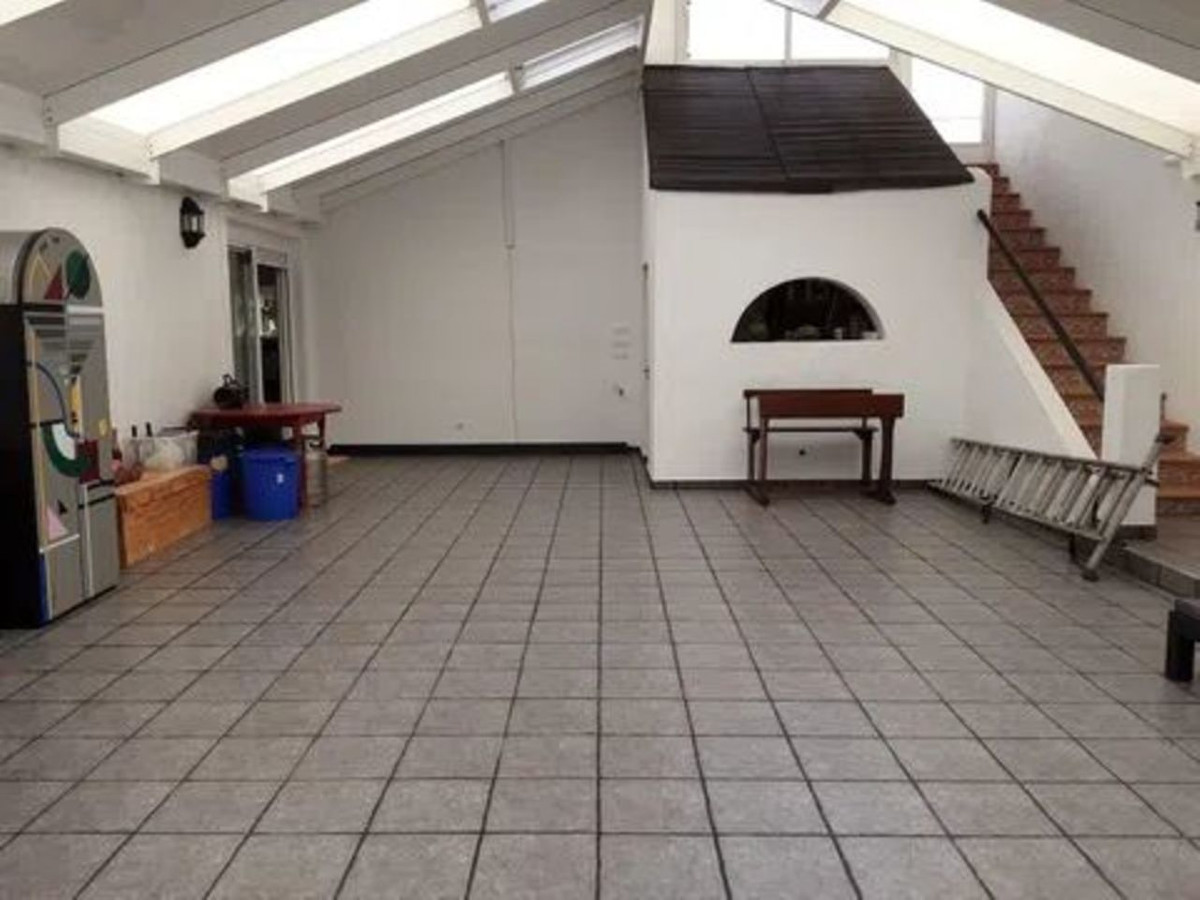 For sale - 6 Bedroom 3 Bathroom House - Detached Villa in San Miguel de Salinas - San Miguel de Salinas Centro  - Alicante