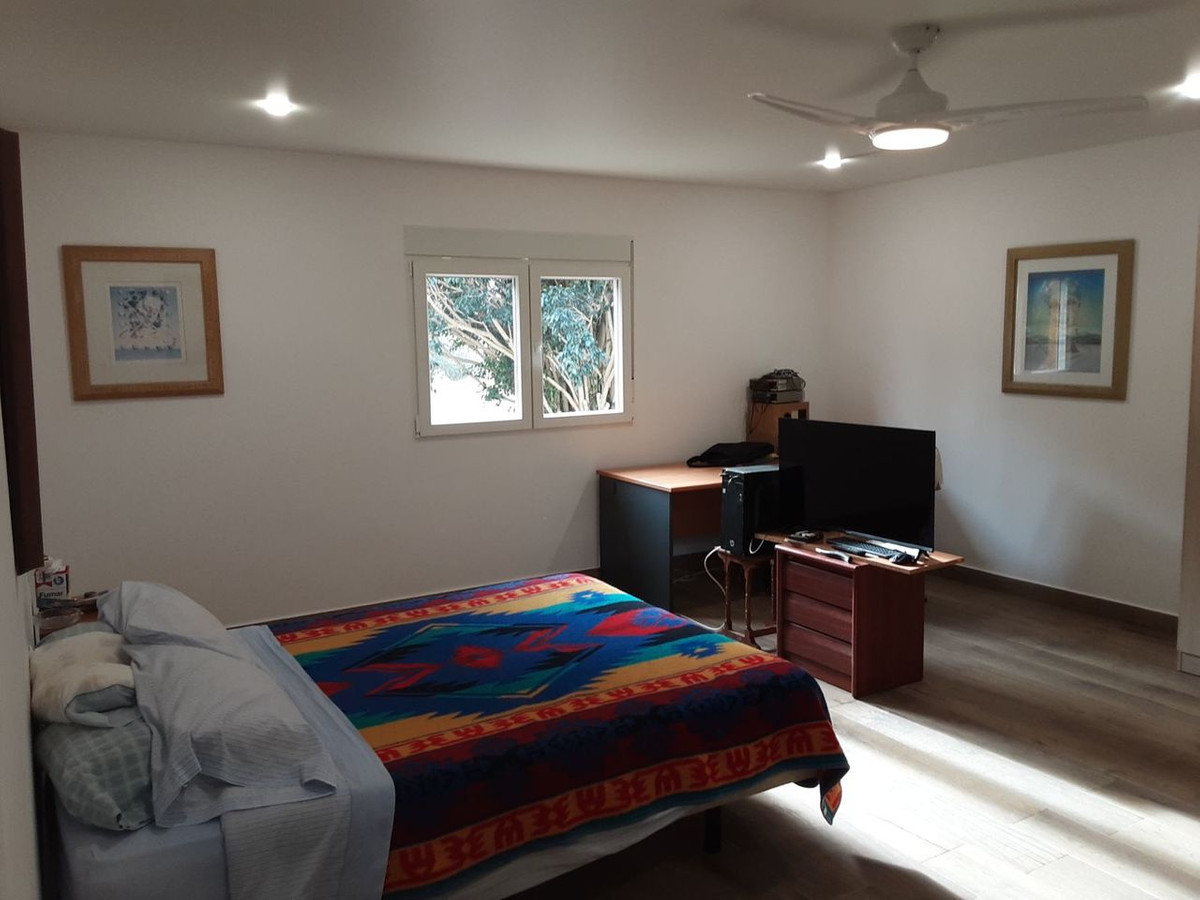 For sale - 6 Bedroom 3 Bathroom House - Detached Villa in San Miguel de Salinas - San Miguel de Salinas Centro  - Alicante