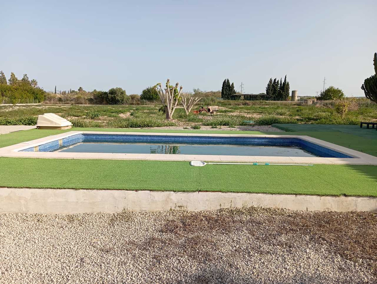 For sale - 6 Bedroom 3 Bathroom House - Detached Villa in San Miguel de Salinas - San Miguel de Salinas Centro  - Alicante