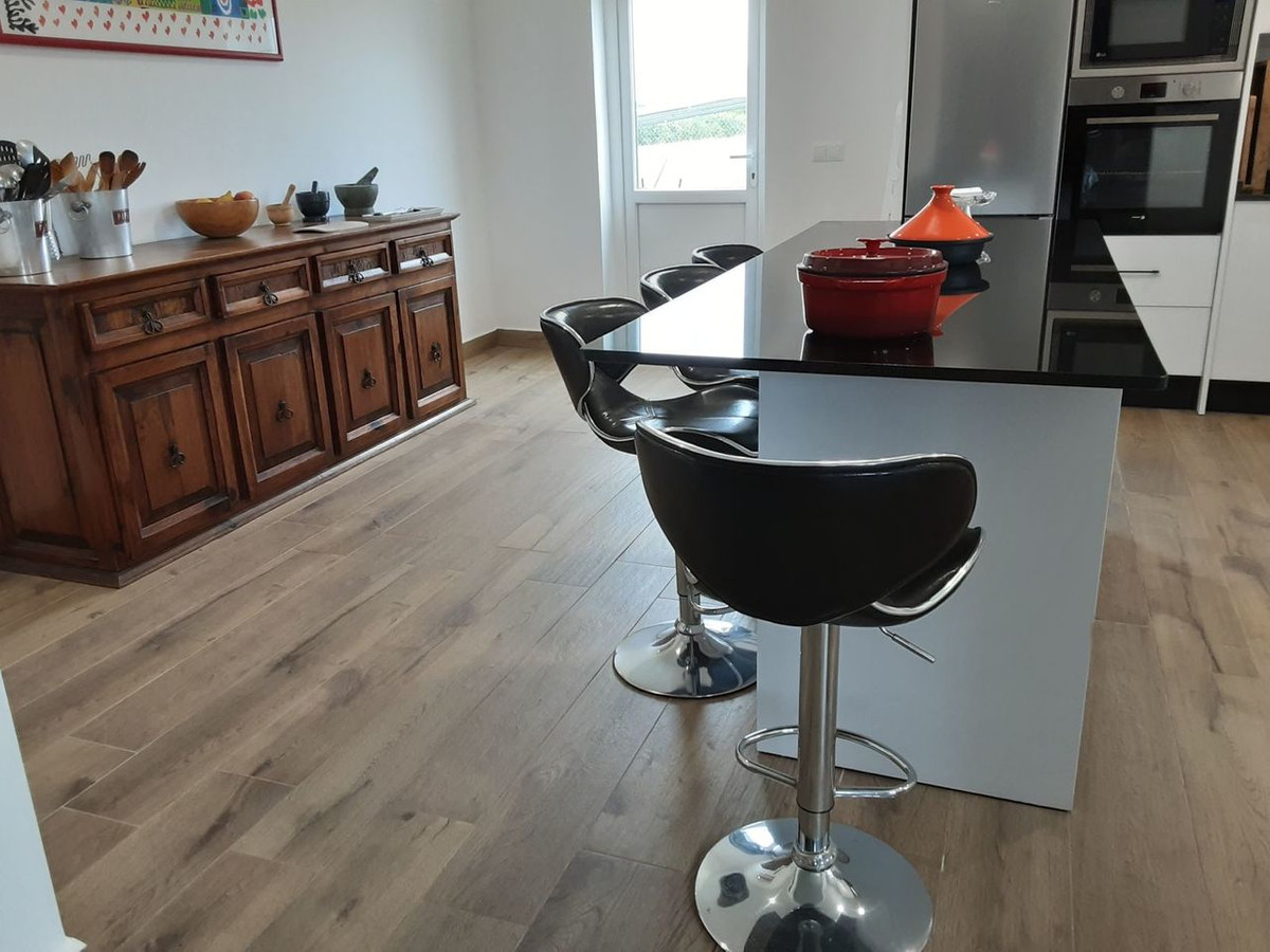 For sale - 6 Bedroom 3 Bathroom House - Detached Villa in San Miguel de Salinas - San Miguel de Salinas Centro  - Alicante