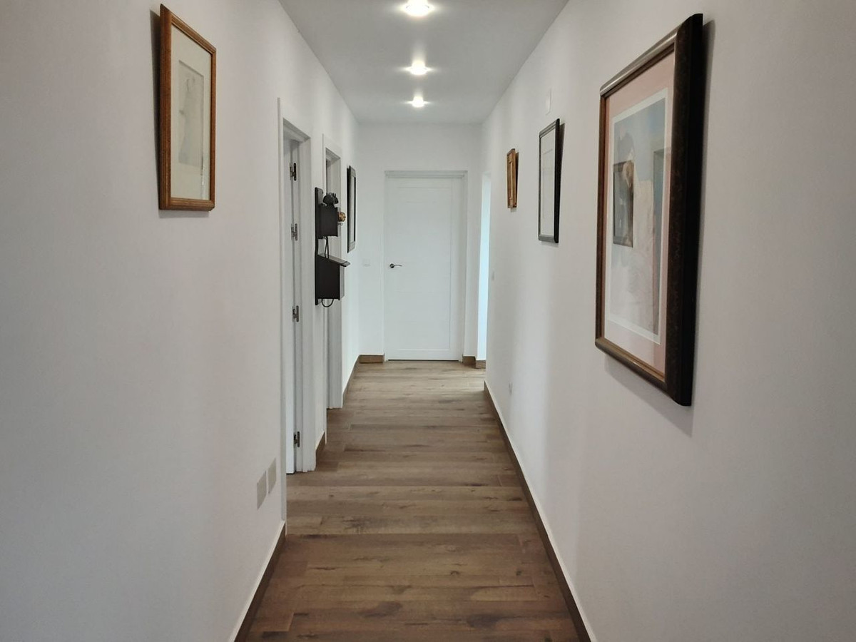 For sale - 6 Bedroom 3 Bathroom House - Detached Villa in San Miguel de Salinas - San Miguel de Salinas Centro  - Alicante