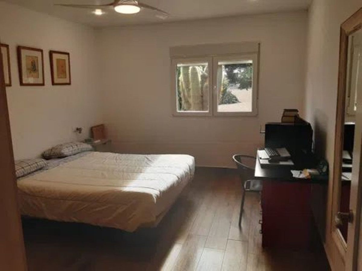 For sale - 6 Bedroom 3 Bathroom House - Detached Villa in San Miguel de Salinas - San Miguel de Salinas Centro  - Alicante