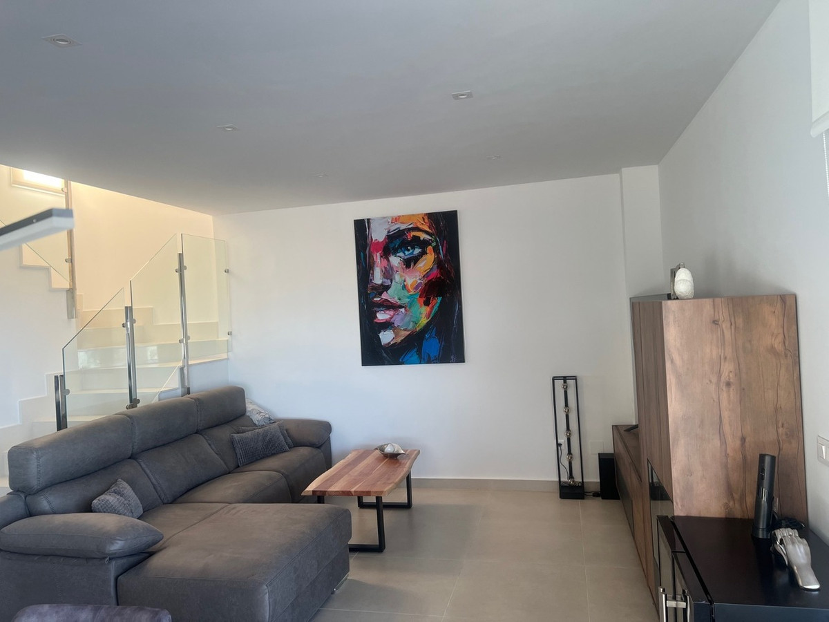 For sale - 3 Bedroom 3 Bathroom House - Detached Villa in Los Montesinos - Los Montesinos Centro  - Alicante