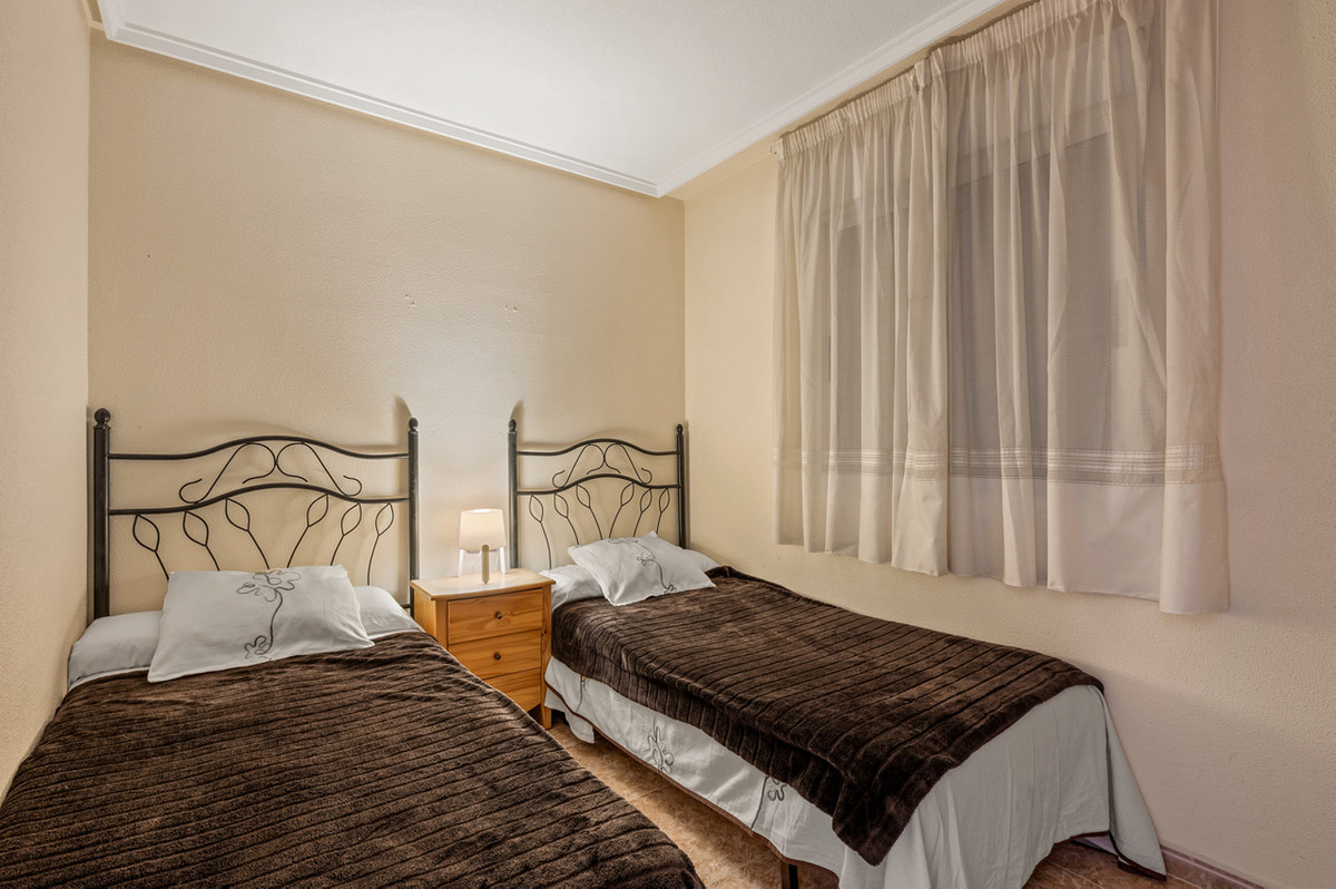 For sale - 2 Bedroom 1 Bathroom Apartment - Top Floor Apartment in Algorfa - Algorfa Centro  - Alicante