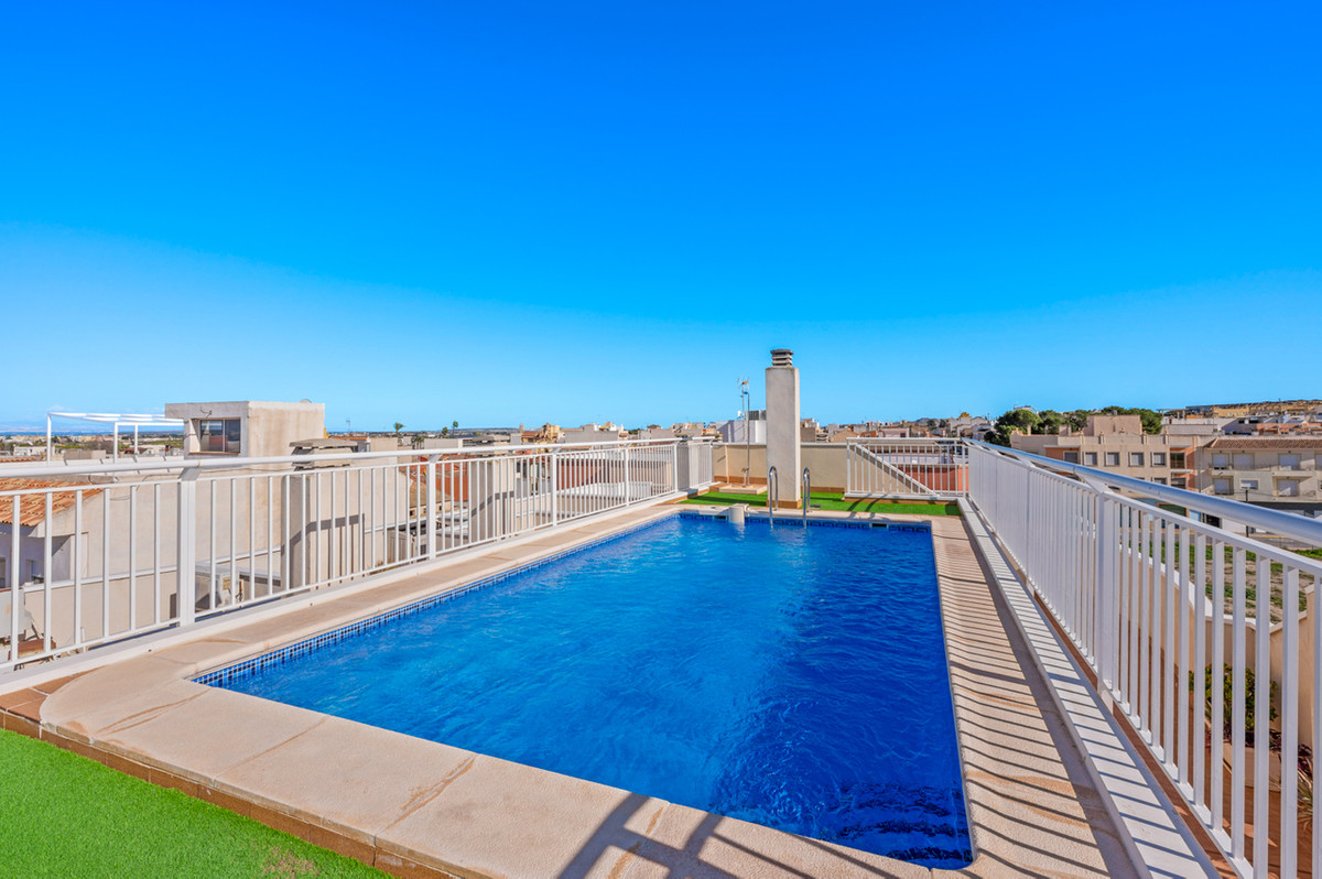 For sale - 2 Bedroom 1 Bathroom Apartment - Top Floor Apartment in Algorfa - Algorfa Centro  - Alicante