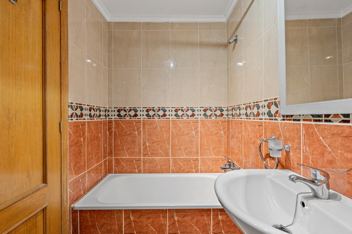 For sale - 2 Bedroom 1 Bathroom Apartment - Top Floor Apartment in Algorfa - Algorfa Centro  - Alicante