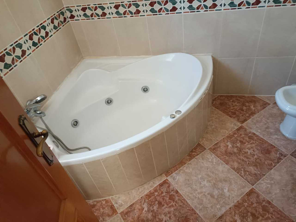 For sale - 4 Bedroom 2 Bathroom House - Detached Villa in Orihuela - Los Altos  - Alicante