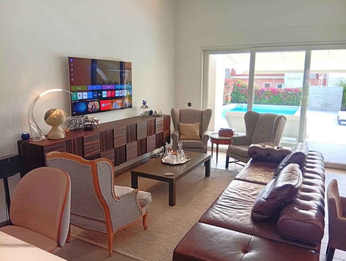 For sale - 2 Bedroom 2 Bathroom House - Detached Villa in Algorfa - La Finca Golf  - Alicante