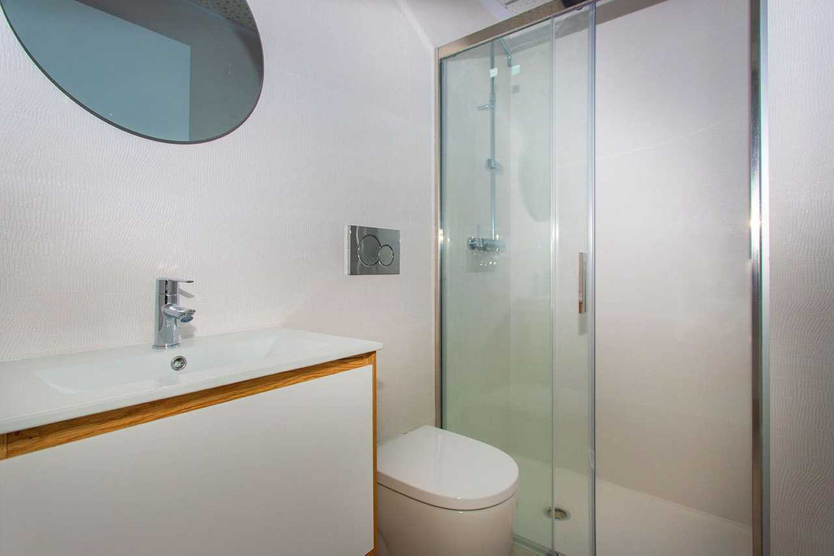 For sale - 2 Bedroom 2 Bathroom Apartment - Middle Floor Apartment in Torrevieja - Torrevieja Centro  - Alicante