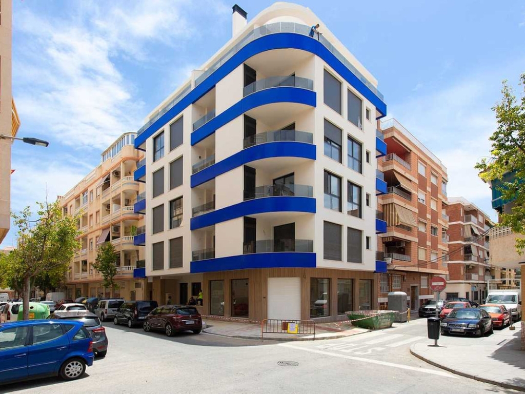 2 Bedroom 2 Bathroom Apartment - Middle Floor Apartment in Torrevieja
