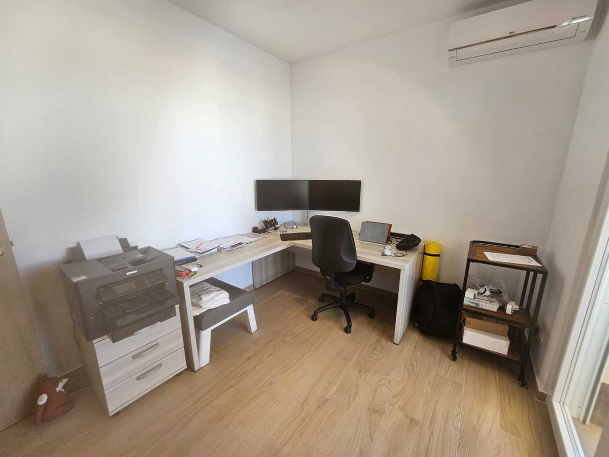 For sale - 4 Bedroom 2 Bathroom House - Detached Villa in Torrevieja - Torrevieja Centro  - Alicante