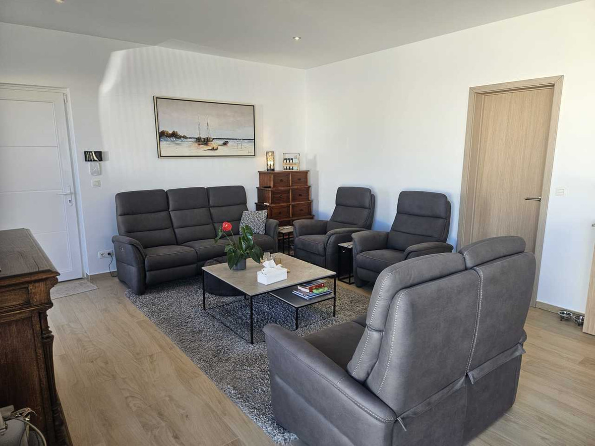 For sale - 4 Bedroom 2 Bathroom House - Detached Villa in Torrevieja - Torrevieja Centro  - Alicante