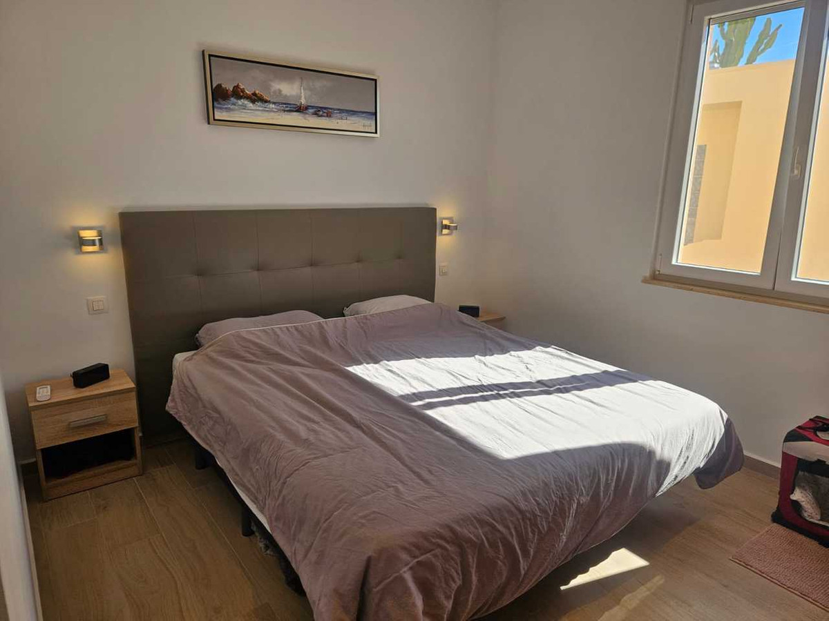 For sale - 4 Bedroom 2 Bathroom House - Detached Villa in Torrevieja - Torrevieja Centro  - Alicante