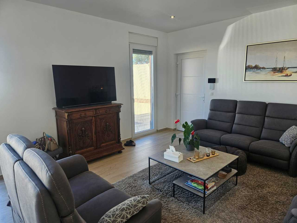 For sale - 4 Bedroom 2 Bathroom House - Detached Villa in Torrevieja - Torrevieja Centro  - Alicante