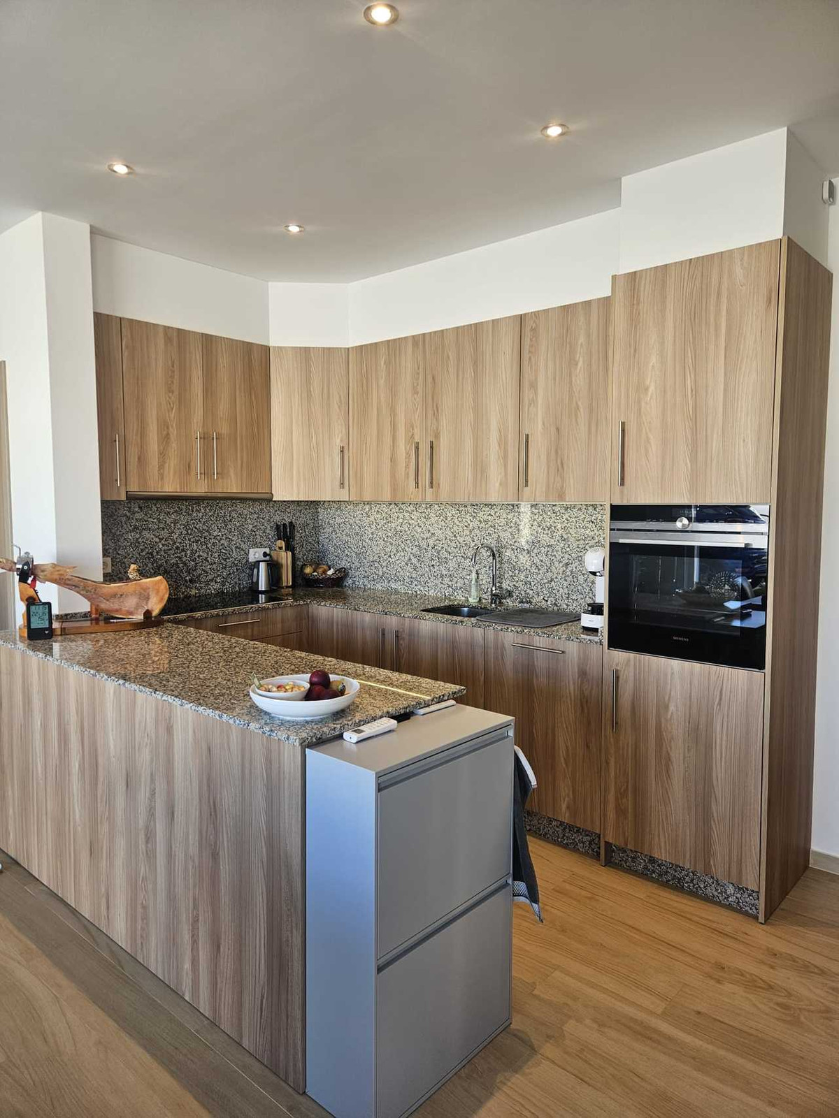 For sale - 4 Bedroom 2 Bathroom House - Detached Villa in Torrevieja - Torrevieja Centro  - Alicante