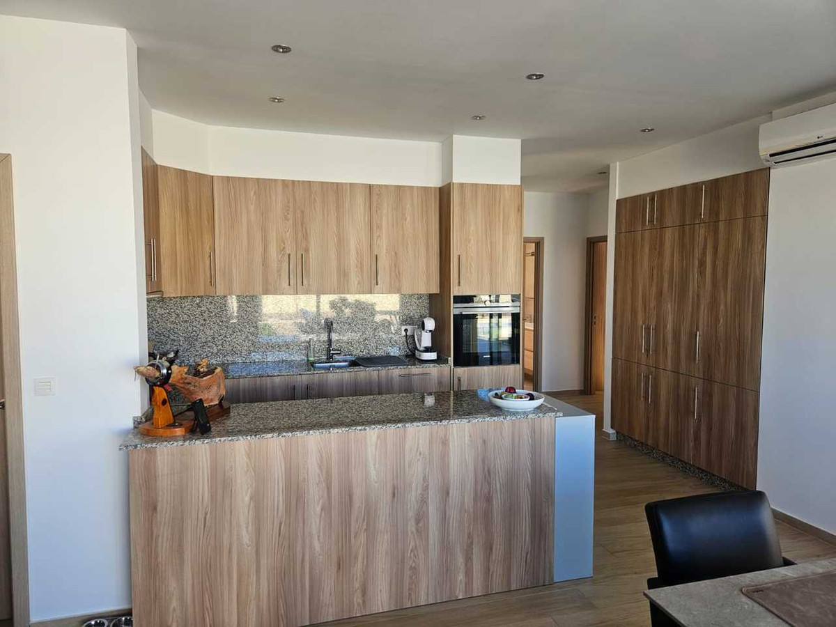 For sale - 4 Bedroom 2 Bathroom House - Detached Villa in Torrevieja - Torrevieja Centro  - Alicante