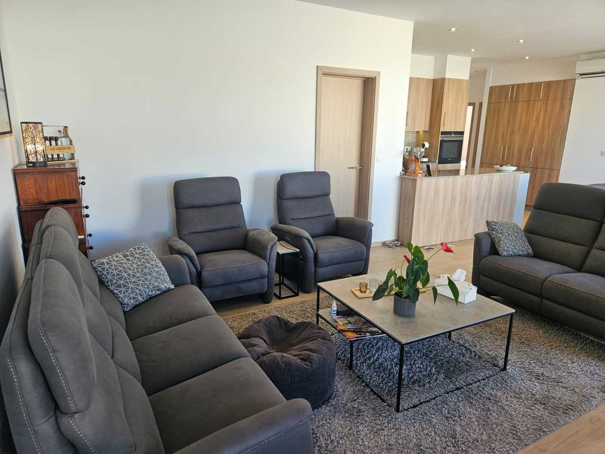 For sale - 4 Bedroom 2 Bathroom House - Detached Villa in Torrevieja - Torrevieja Centro  - Alicante