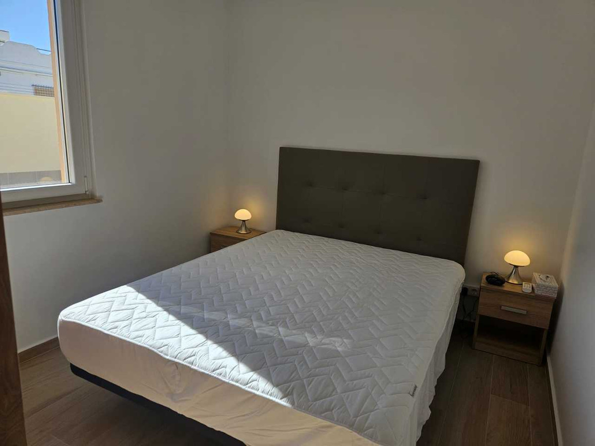 For sale - 4 Bedroom 2 Bathroom House - Detached Villa in Torrevieja - Torrevieja Centro  - Alicante