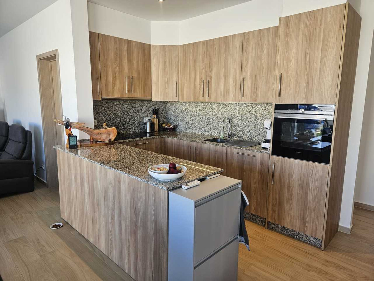 For sale - 4 Bedroom 2 Bathroom House - Detached Villa in Torrevieja - Torrevieja Centro  - Alicante