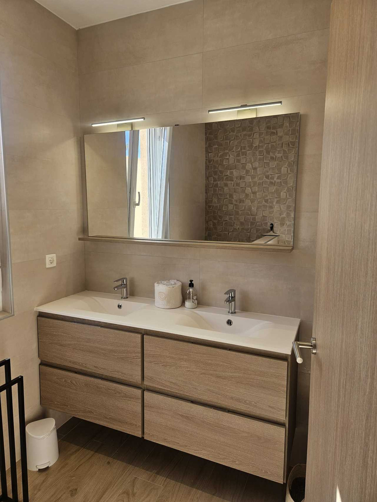 For sale - 4 Bedroom 2 Bathroom House - Detached Villa in Torrevieja - Torrevieja Centro  - Alicante