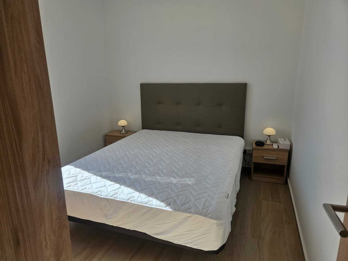 For sale - 4 Bedroom 2 Bathroom House - Detached Villa in Torrevieja - Torrevieja Centro  - Alicante