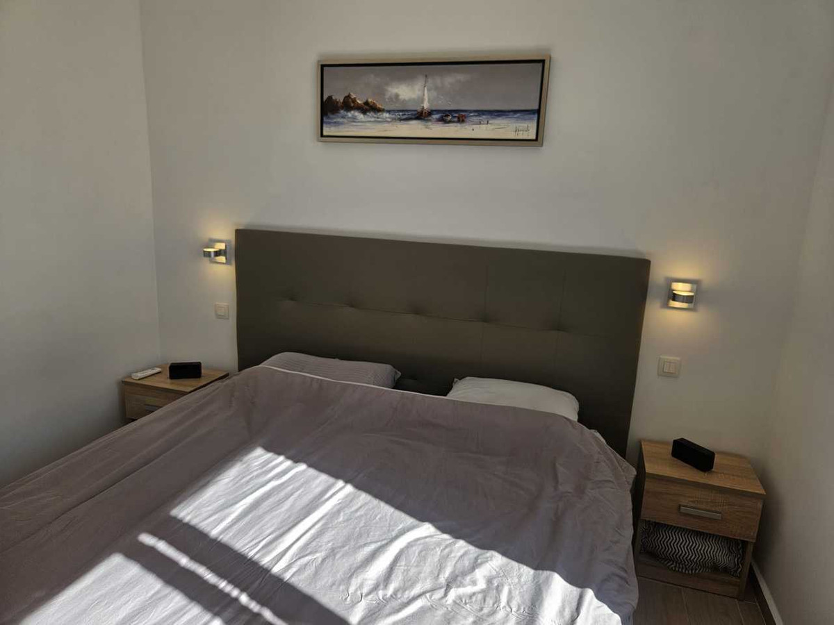 For sale - 4 Bedroom 2 Bathroom House - Detached Villa in Torrevieja - Torrevieja Centro  - Alicante