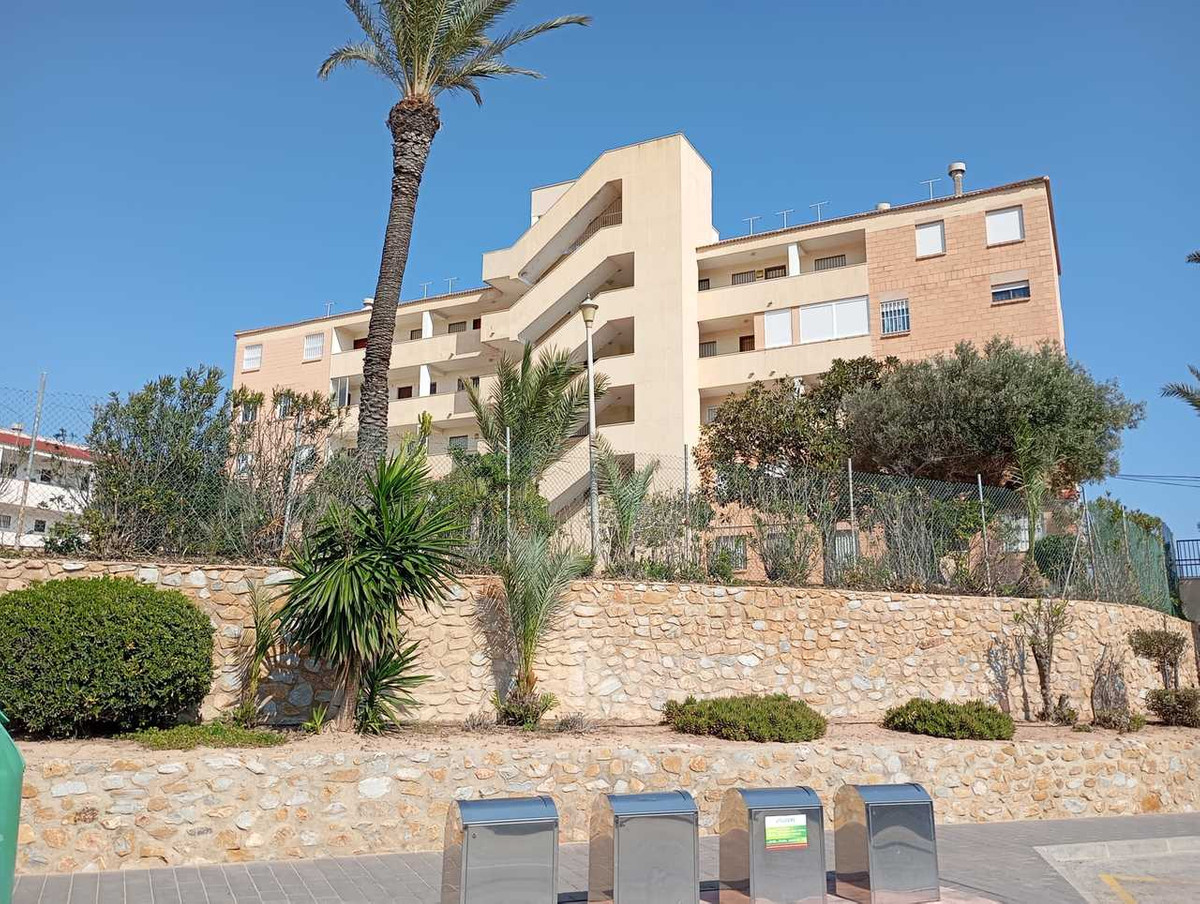 For sale - 3 Bedroom 2 Bathroom Apartment - Middle Floor Apartment in Orihuela - Mil Palmeras  - Alicante