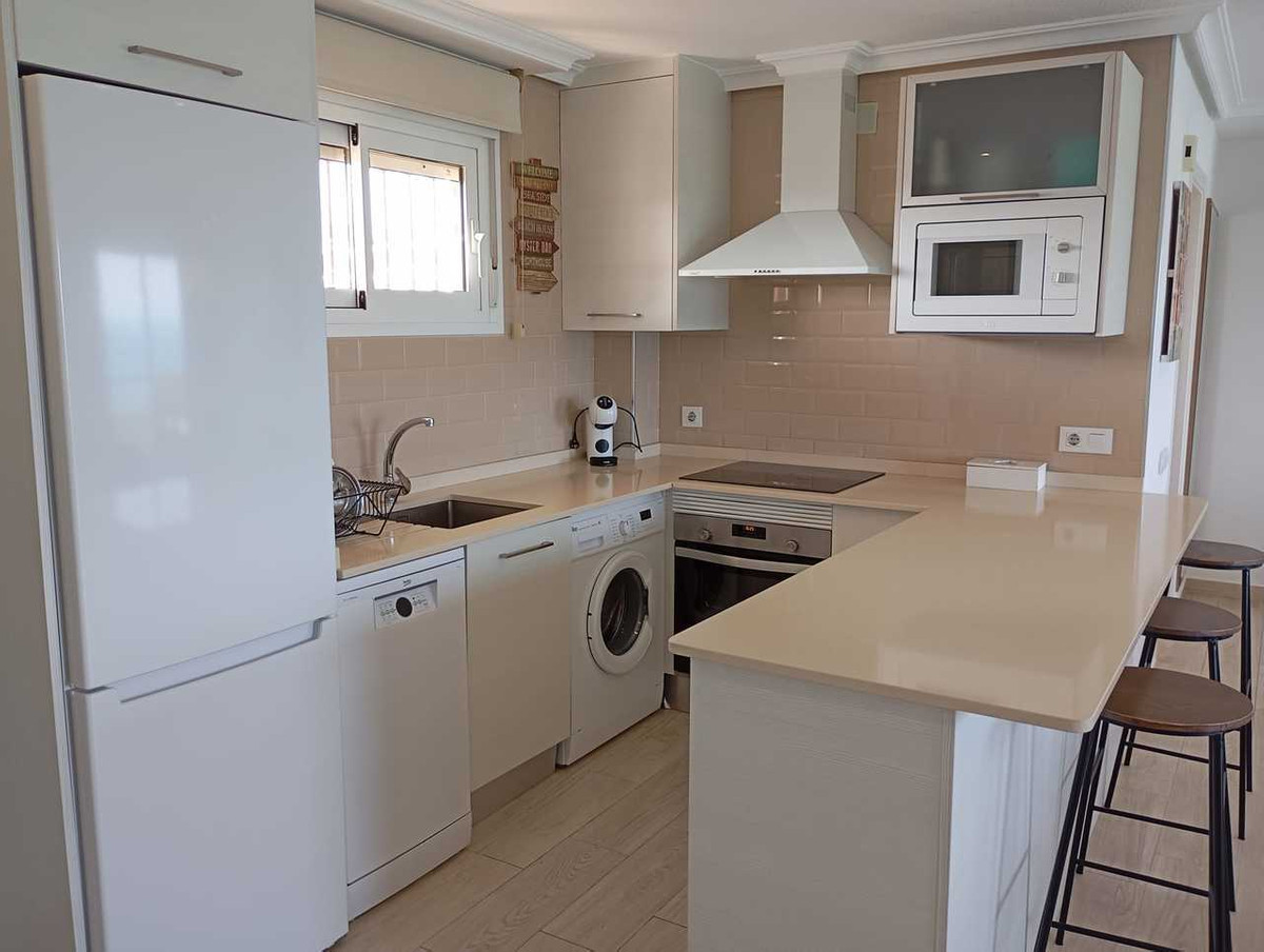 For sale - 3 Bedroom 2 Bathroom Apartment in Mil Palmeras - Mil Palmeras  - Alicante