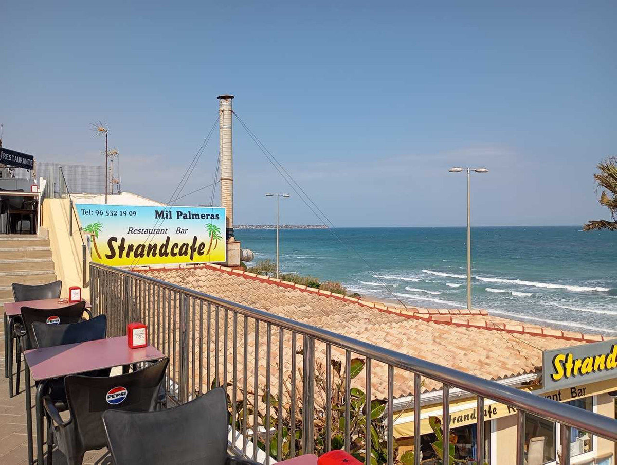 For sale - 3 Bedroom 2 Bathroom Apartment - Middle Floor Apartment in Orihuela - Mil Palmeras  - Alicante