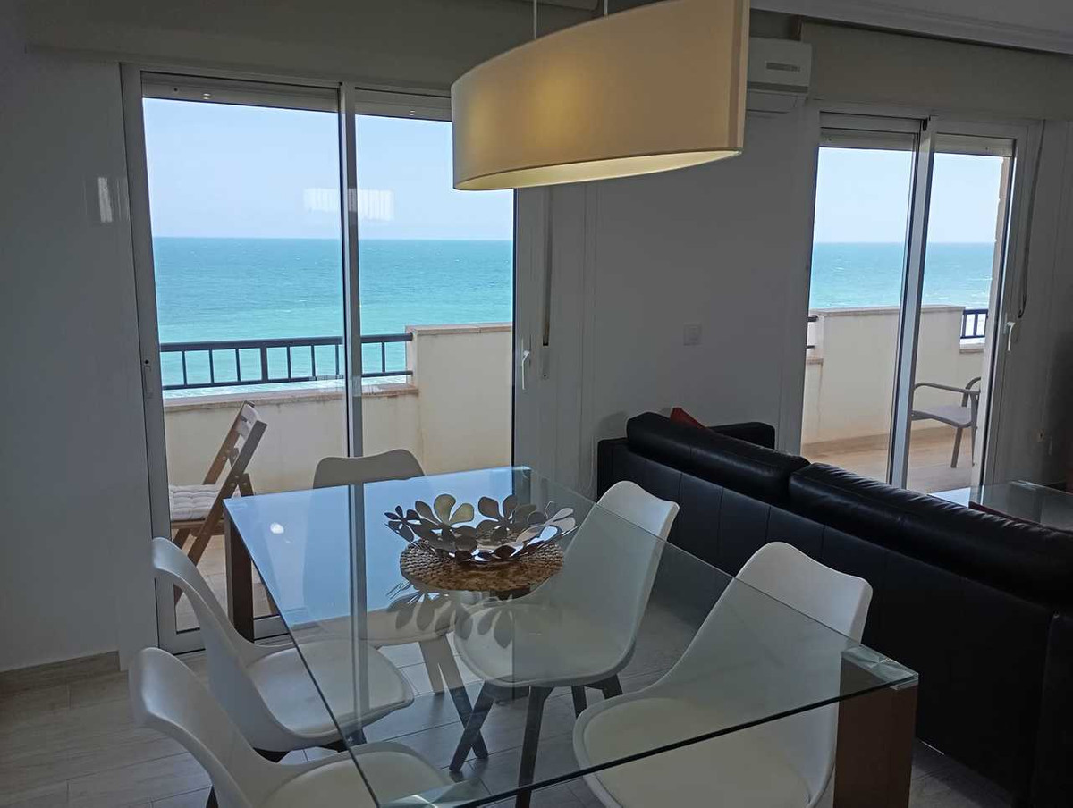 For sale - 3 Bedroom 2 Bathroom Apartment - Middle Floor Apartment in Orihuela - Mil Palmeras  - Alicante