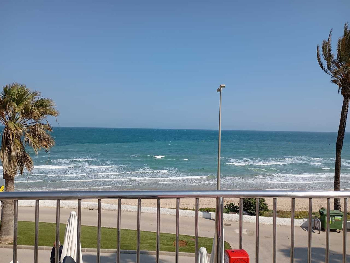 For sale - 3 Bedroom 2 Bathroom Apartment - Middle Floor Apartment in Orihuela - Mil Palmeras  - Alicante