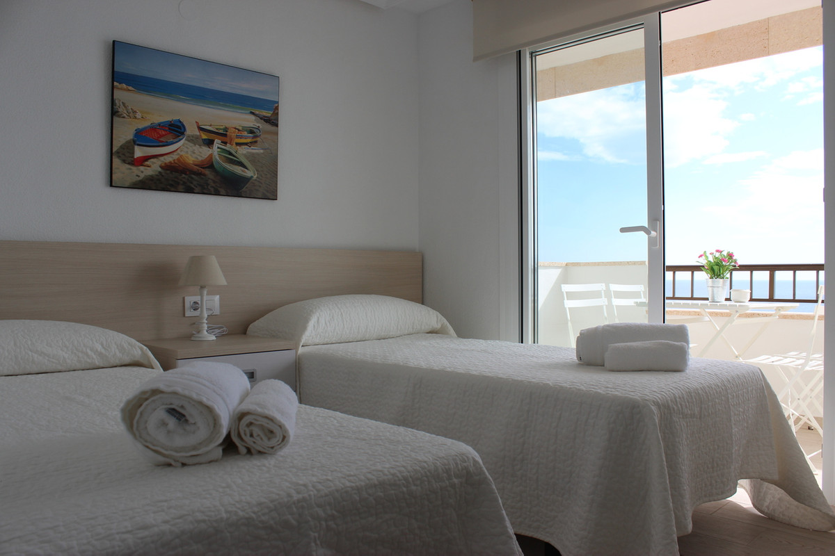 For sale - 3 Bedroom 2 Bathroom Apartment in Mil Palmeras - Mil Palmeras  - Alicante