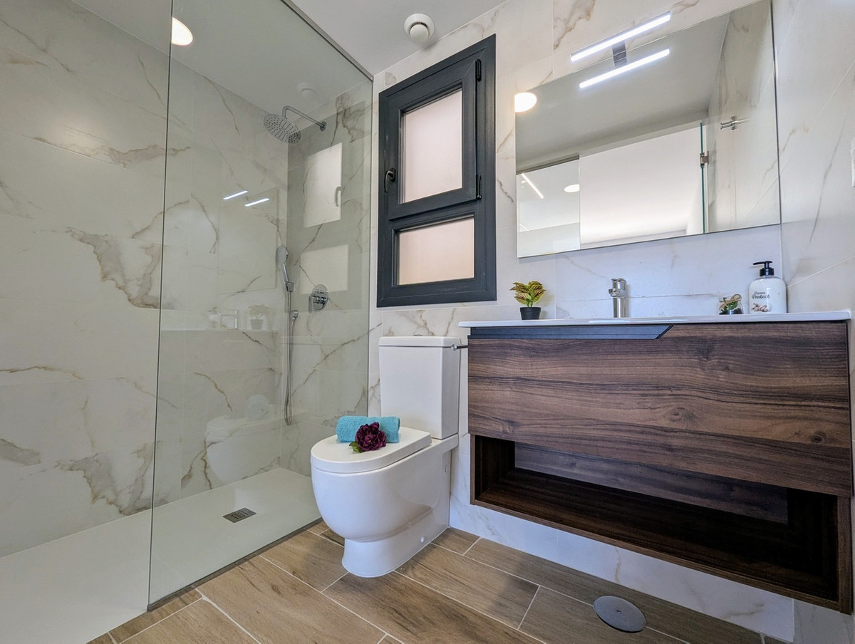 For sale - 2 Bedroom 2 Bathroom Penthouse in Villamartin - Villamartin  - Alicante