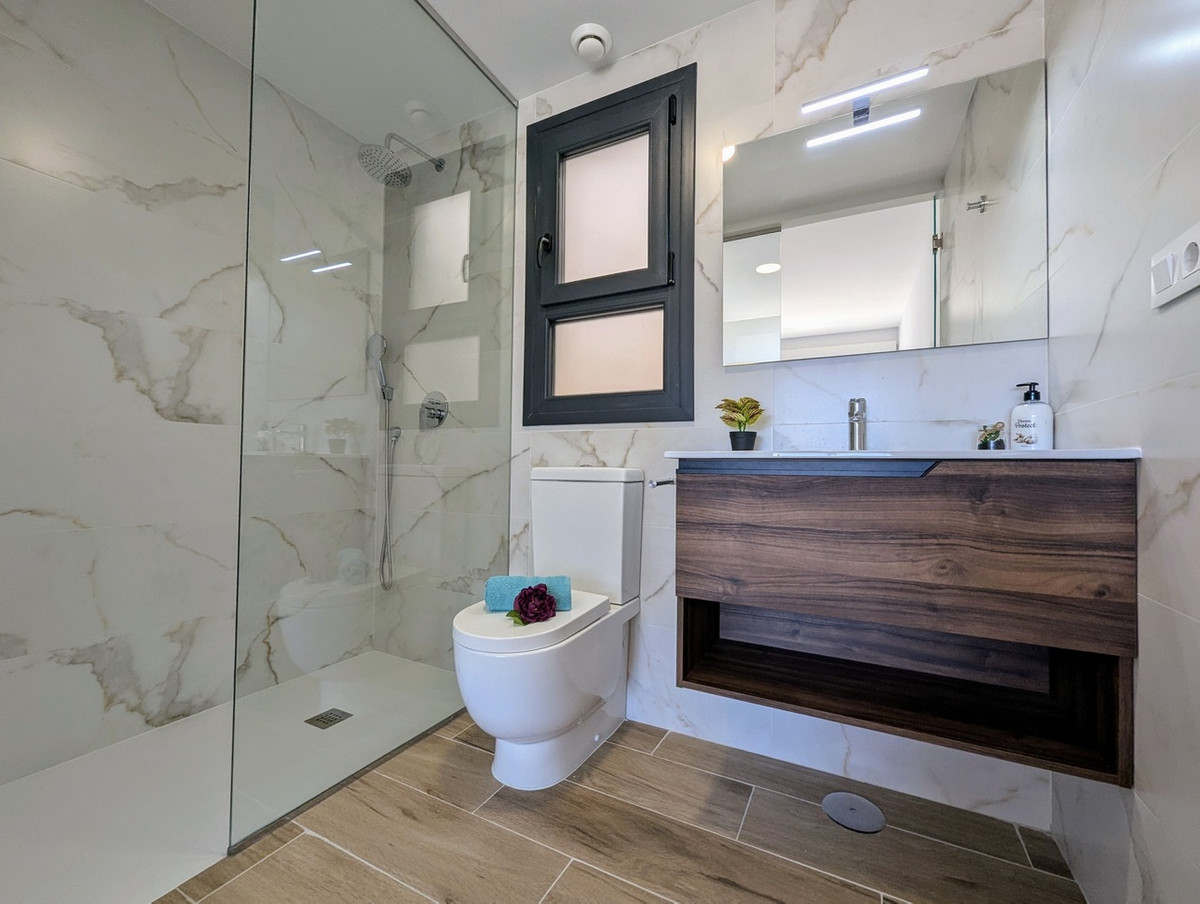 For sale - 2 Bedroom 2 Bathroom Penthouse in Villamartin - Villamartin  - Alicante