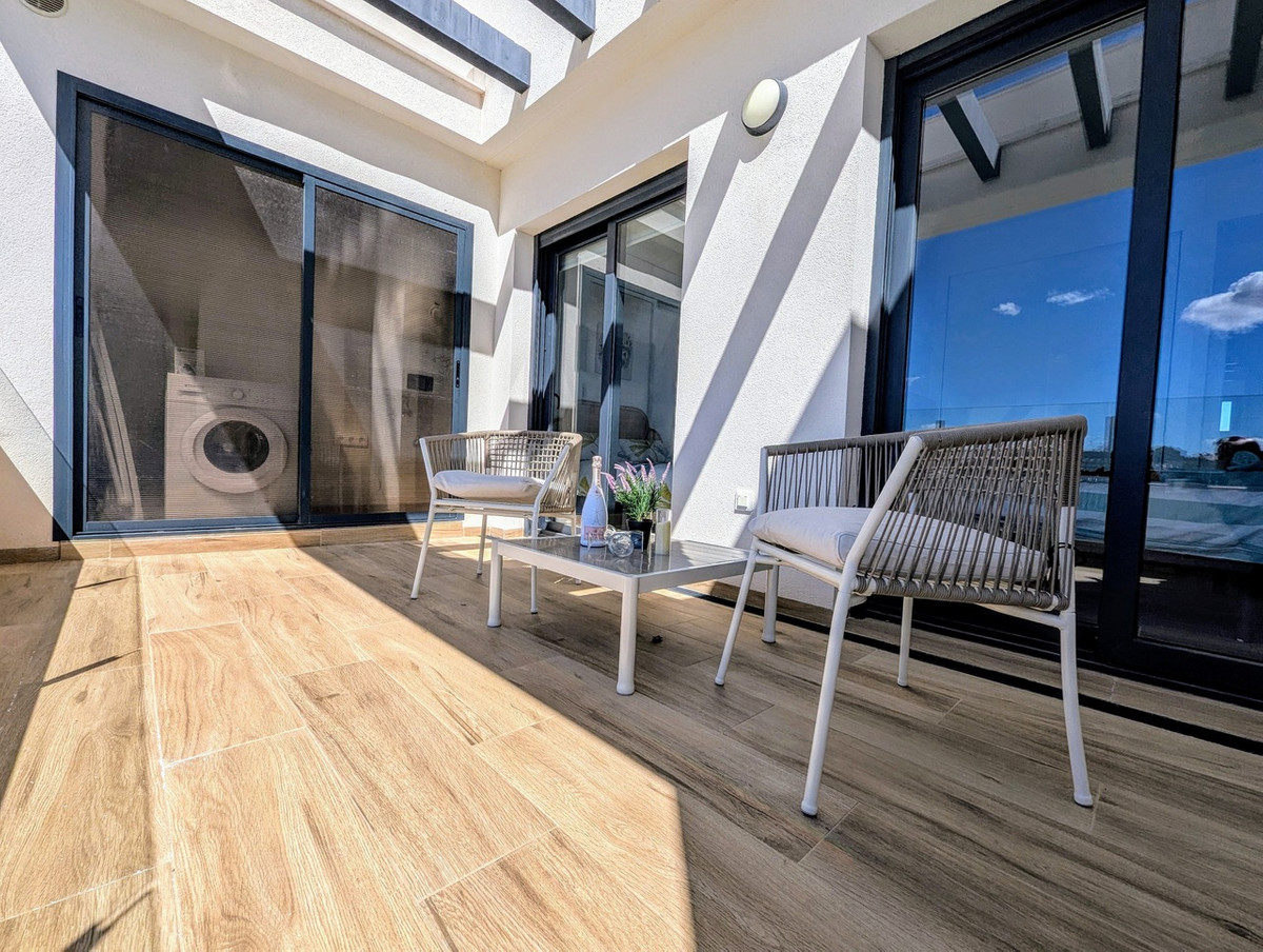 For sale - 2 Bedroom 2 Bathroom Penthouse in Villamartin - Villamartin  - Alicante